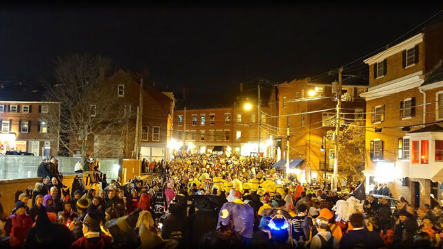 halloween-parade-01